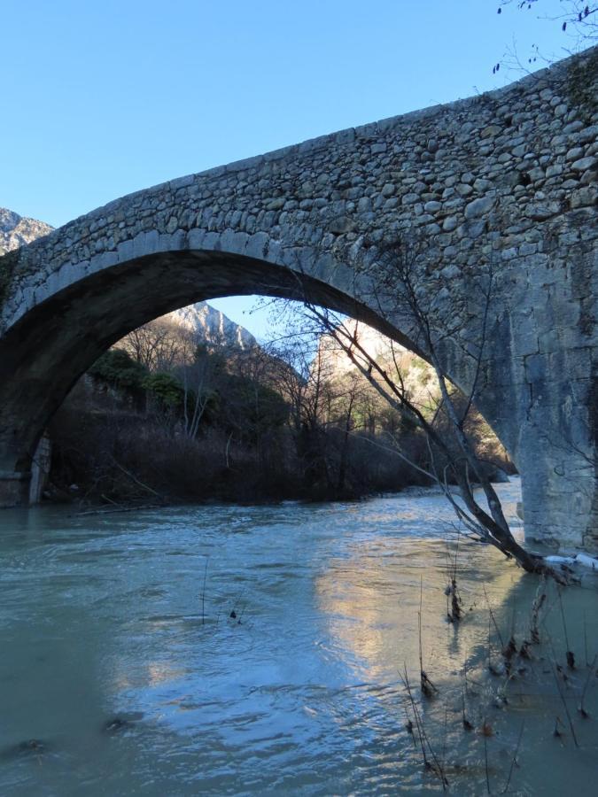 Auberge De Calendal Ξενοδοχείο Aiglun  Εξωτερικό φωτογραφία