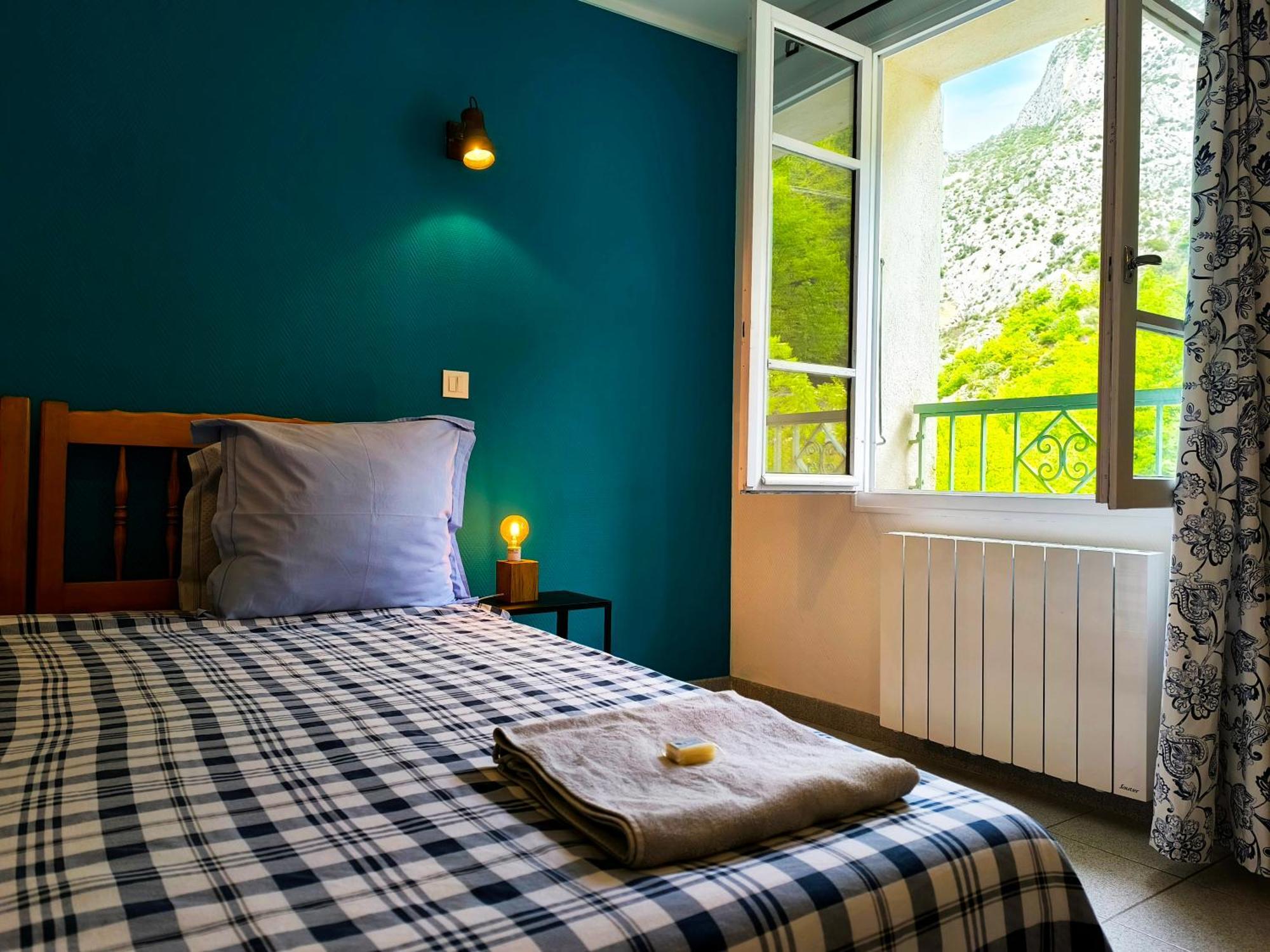 Auberge De Calendal Ξενοδοχείο Aiglun  Εξωτερικό φωτογραφία